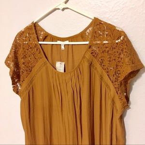 NWT Maurices lace sleeve top